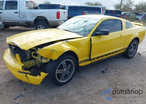 2006 Ford Mustang V6 z USA, uszkodzony, nr VIN 1ZVFT80N265123089